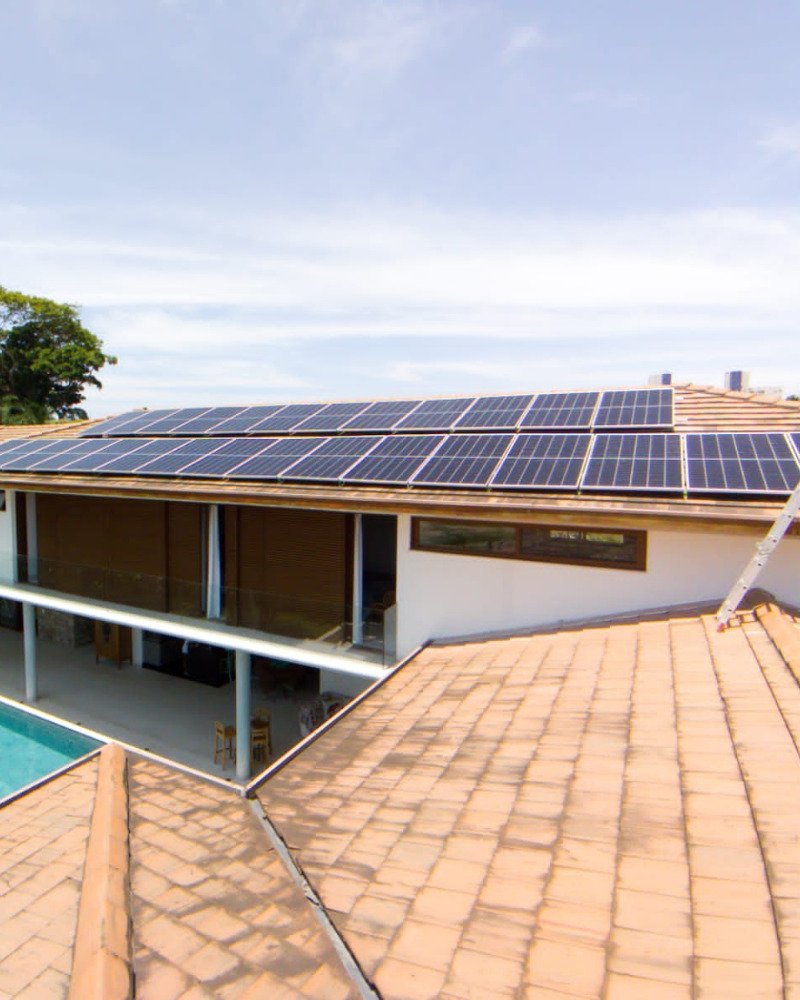 Usina fotovoltaica de 15,4 kWp – Riviera De São Lourenço / SP - Economia anual de R$ 16.200